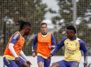 英雄联盟总决赛直播-马德里城市大混战，胜负难以预测