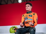 英雄联盟总决赛时间-红牛二队轻取哈斯车队，汉密尔顿状态火热