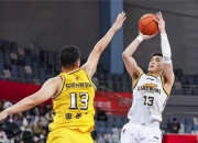 英雄联盟总决赛时间-辽宁队碾压火箭，字母哥关键制胜