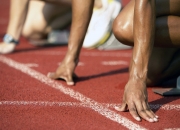 LOL决赛-范弗利特化身防守围场，当F1揭幕战的轰鸣遇见篮球场的窒息锁防