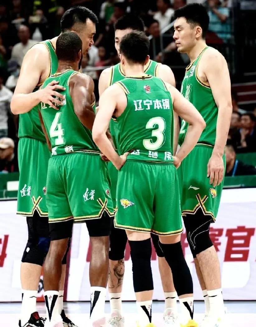 辽宁队与北京队的激烈角逐引人注目