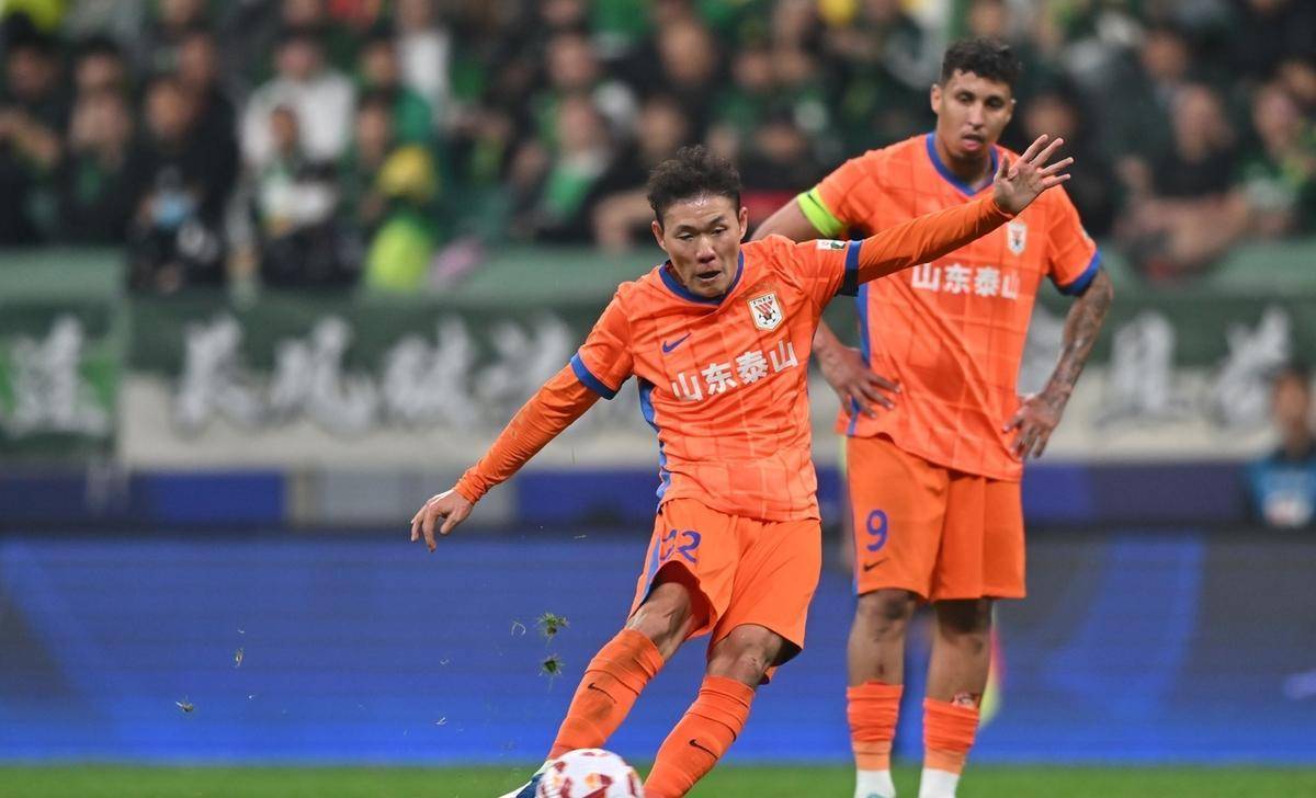 京鲁大战：国内两支豪门球队的较量！