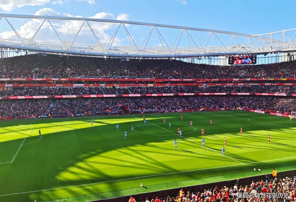 场面火爆!英超观众席沸腾不已的简单介绍 场面火爆!英超观众席沸腾不已的简单介绍