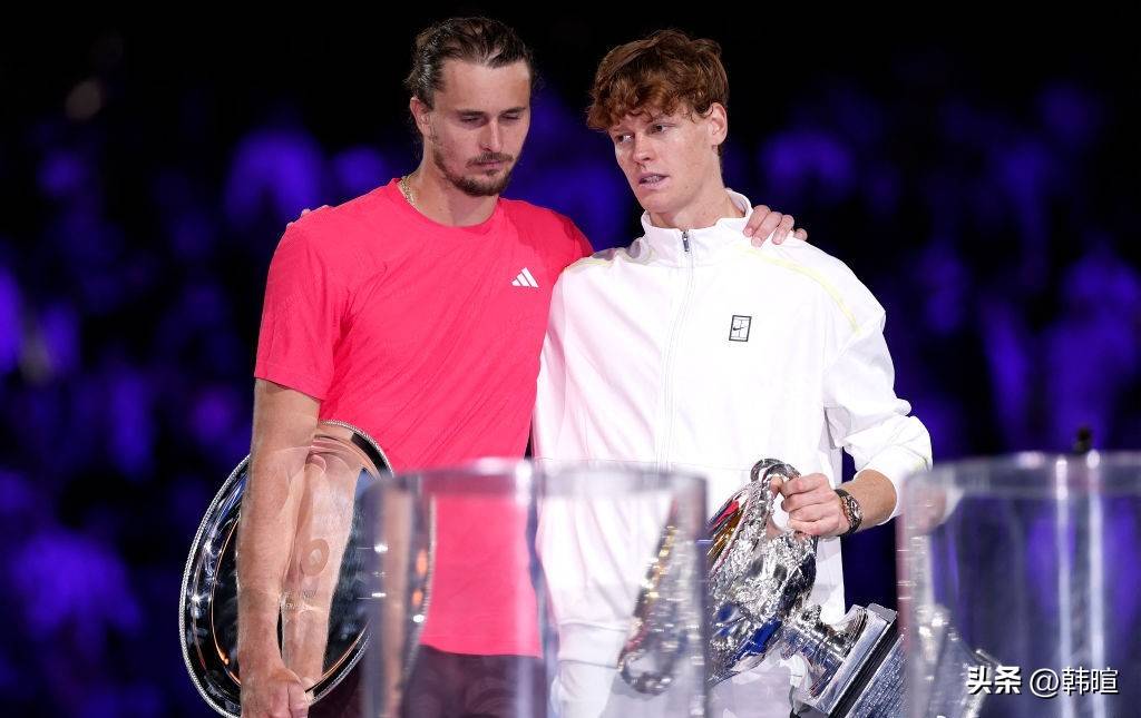 关于拉沃尔杯逆转戴维斯杯，兹维列夫统治全场的信息