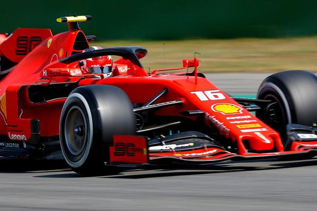 梅赛德斯横扫法拉利，拉塞尔扛起全队