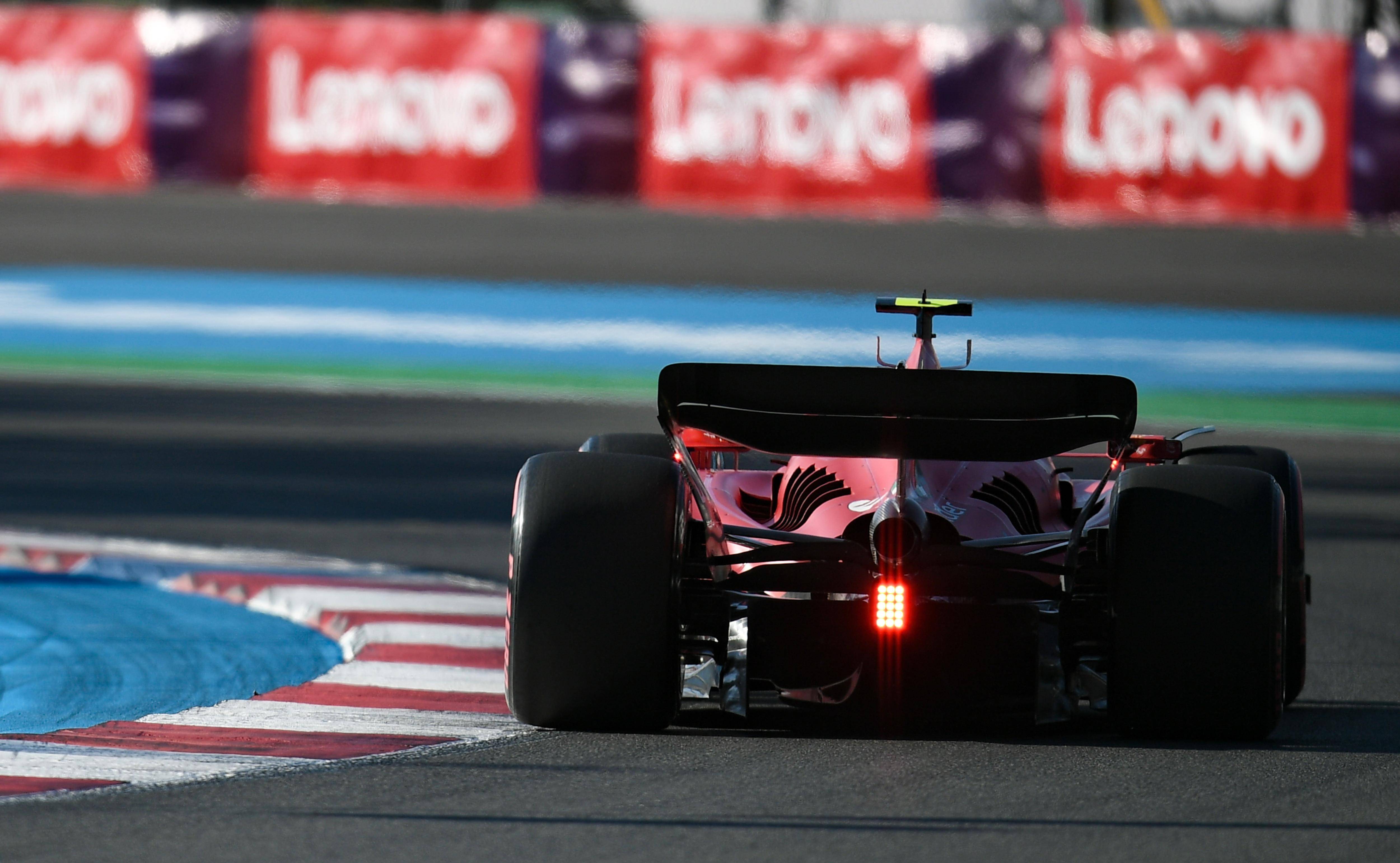 索伯车队险胜雷诺车队,勒克莱尔惊艳四座 索伯车队险胜雷诺车队,勒克莱尔惊艳四座