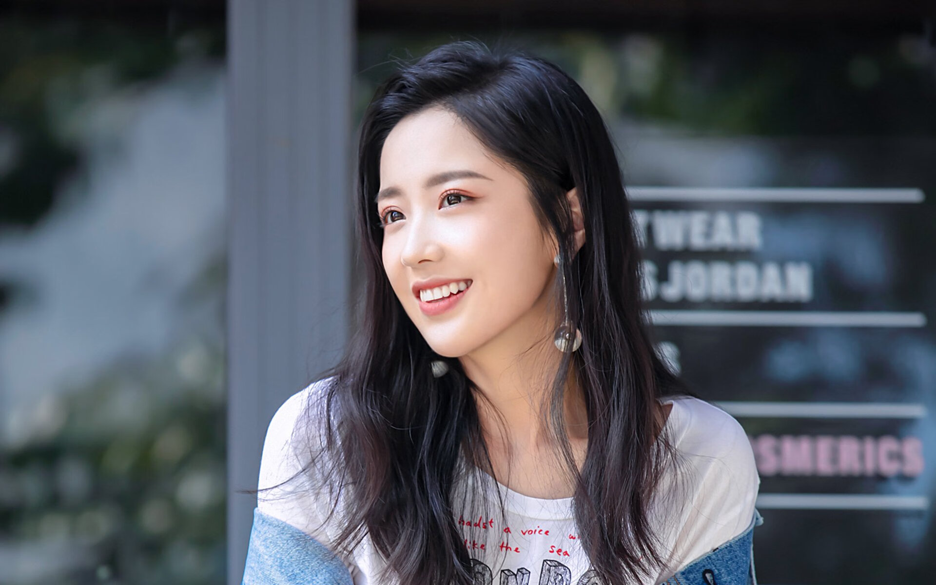 双城记,颠覆与传奇的碰撞